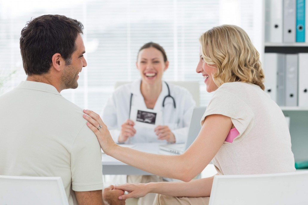 Your Pregnancy Week 5 Couple at doctor
